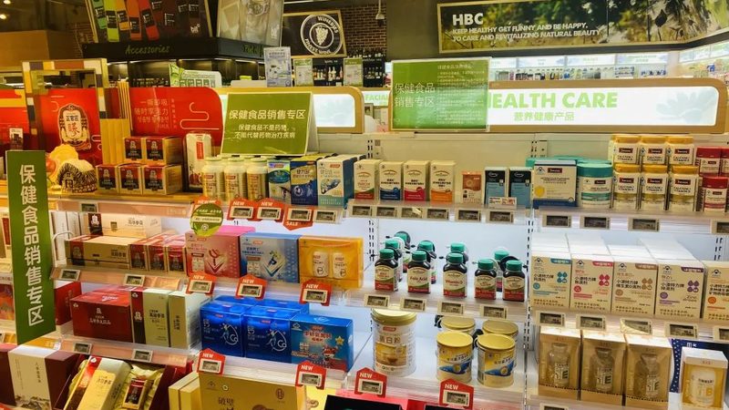 氨糖主要来源于虾、蟹等海洋生物的甲壳，也可以通过化学合成获得。氨糖具有以下作用：