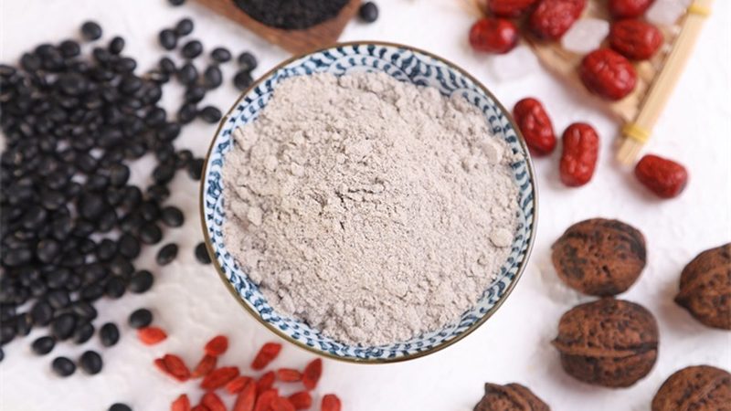 成人综合维生素的功效成分是选择的关键。要关注以下指标：
